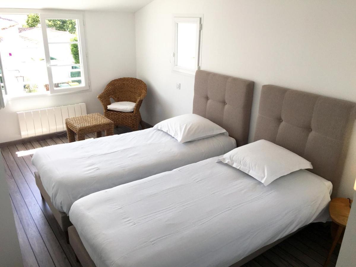 Hotel Le Square Saint-Pierre-d'Oleron Esterno foto