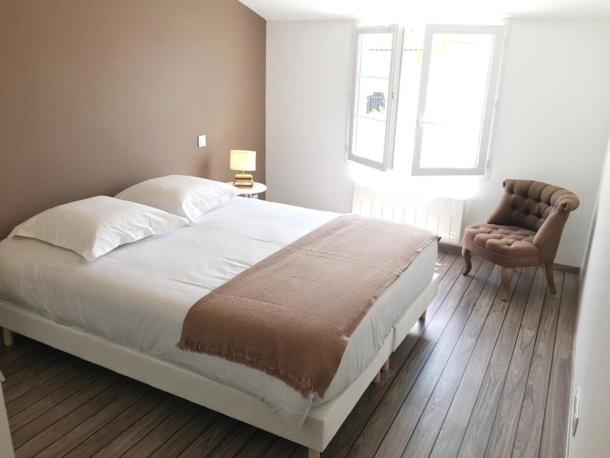 Hotel Le Square Saint-Pierre-d'Oleron Esterno foto