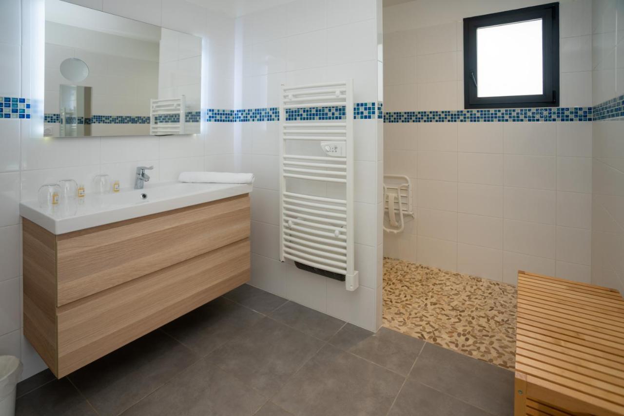 Hotel Le Square Saint-Pierre-d'Oleron Esterno foto