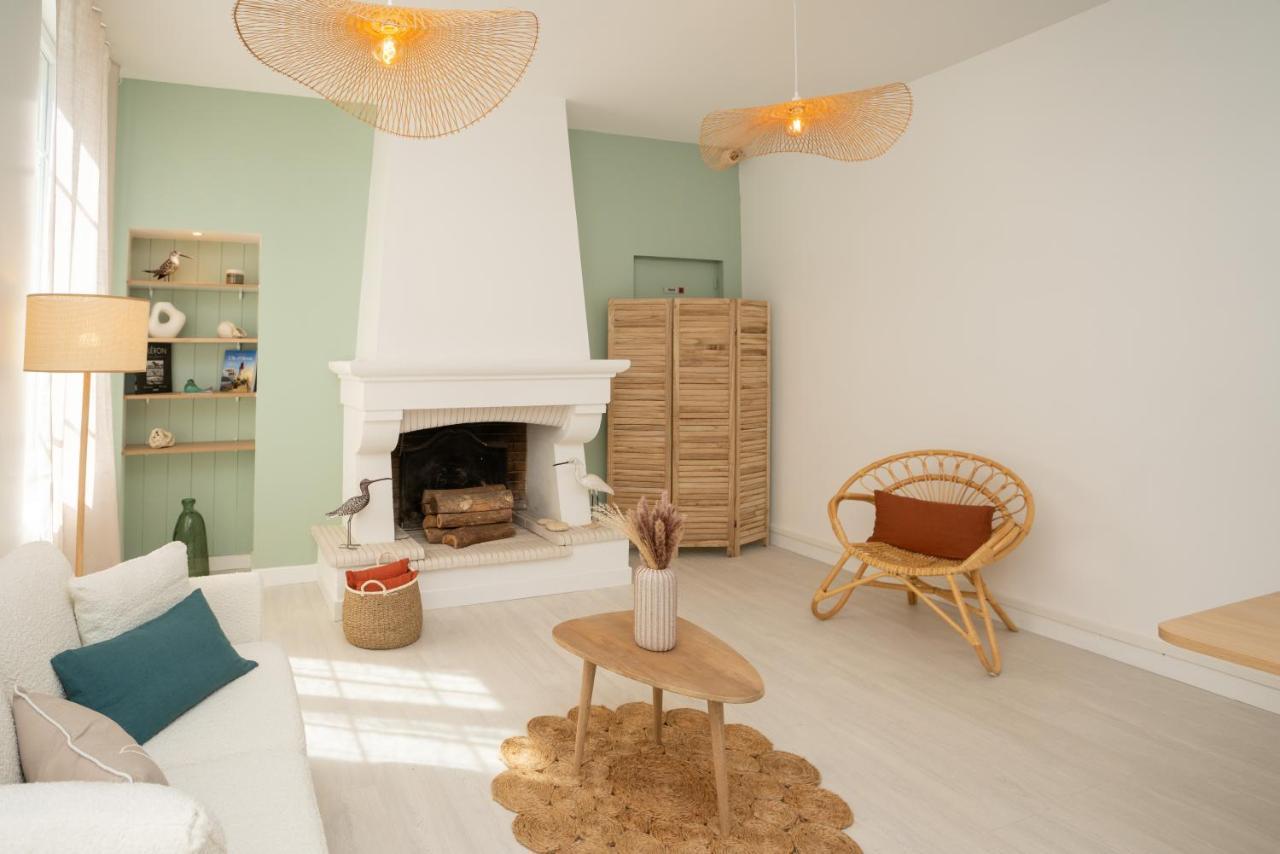Hotel Le Square Saint-Pierre-d'Oleron Esterno foto