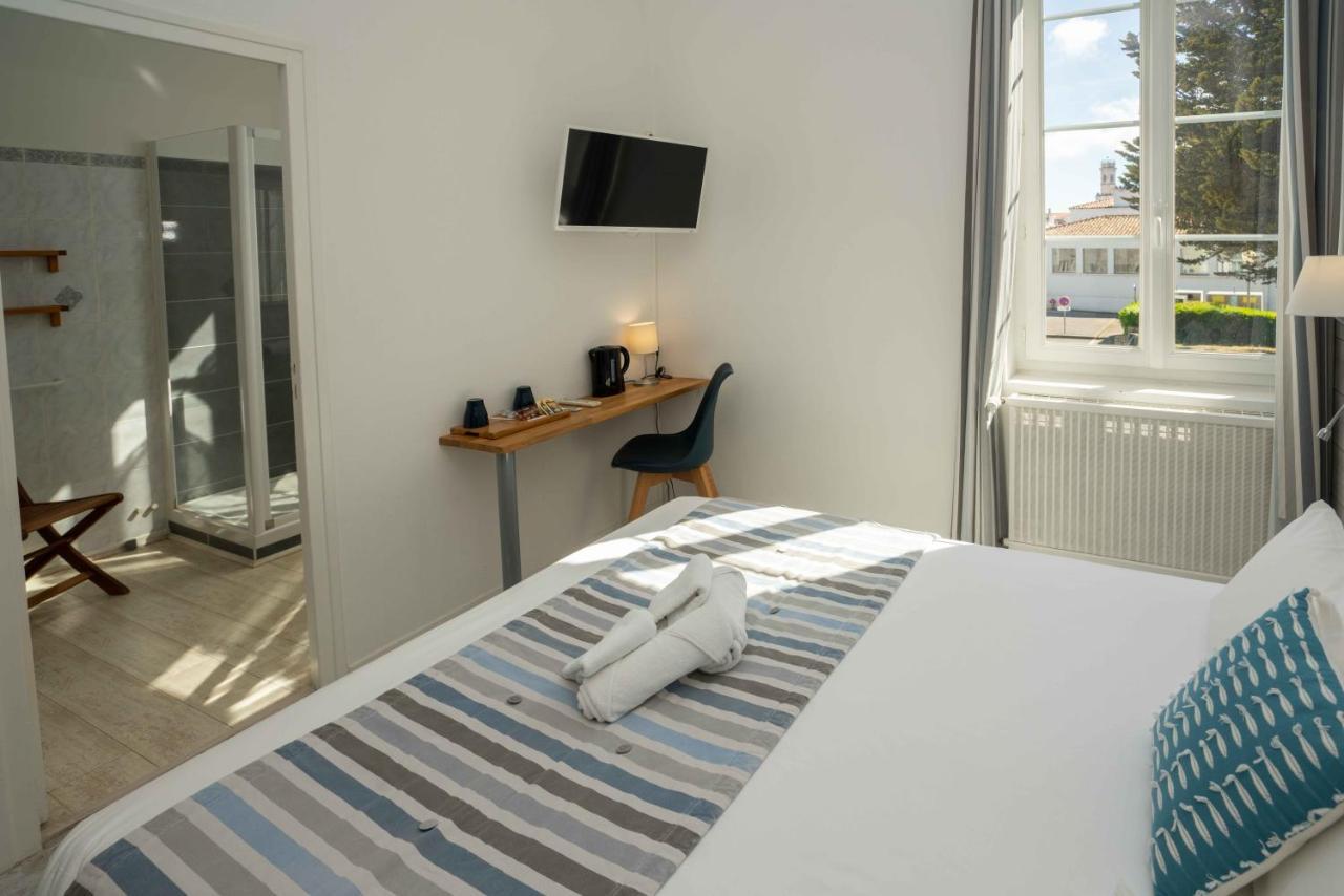 Hotel Le Square Saint-Pierre-d'Oleron Esterno foto