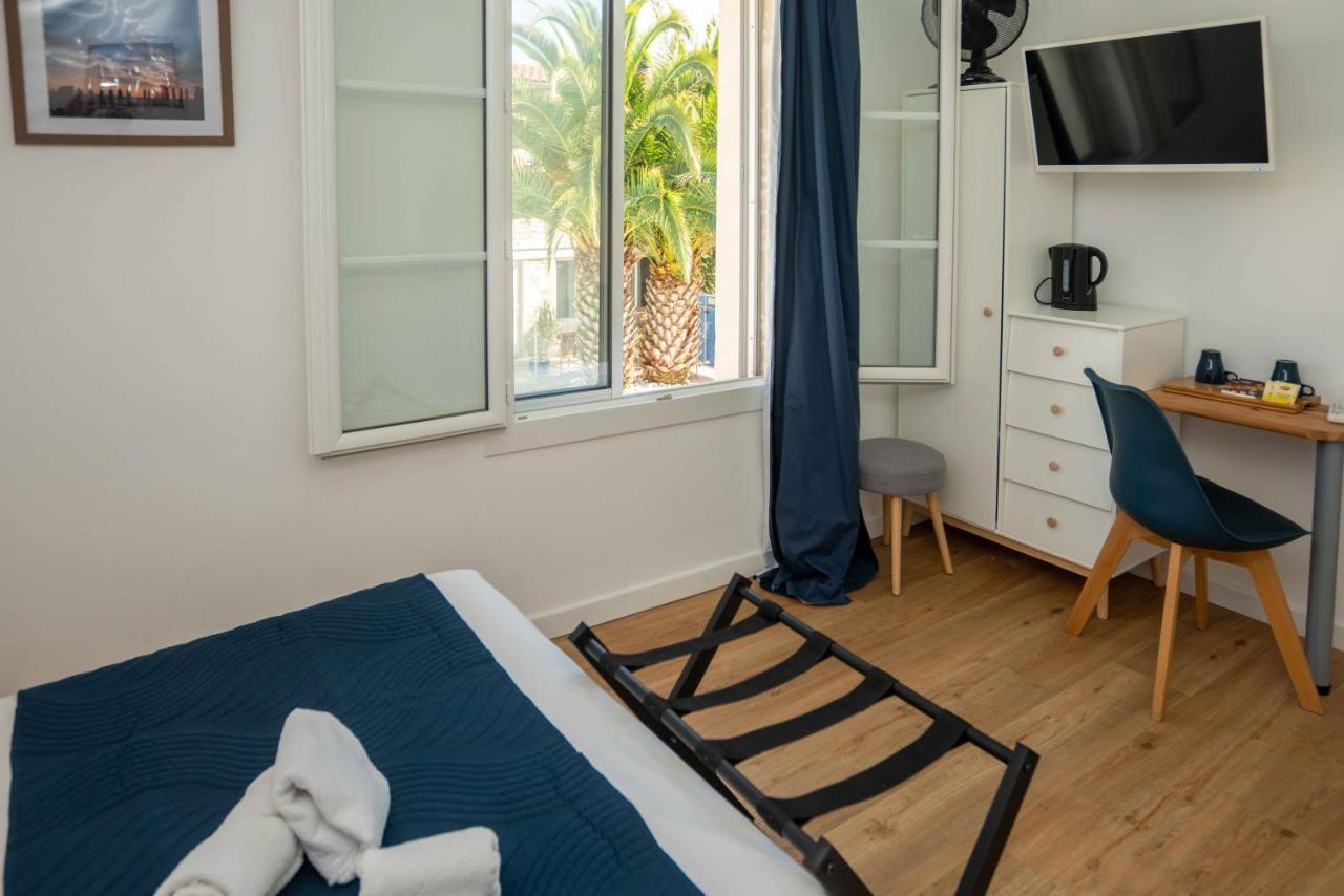 Hotel Le Square Saint-Pierre-d'Oleron Esterno foto