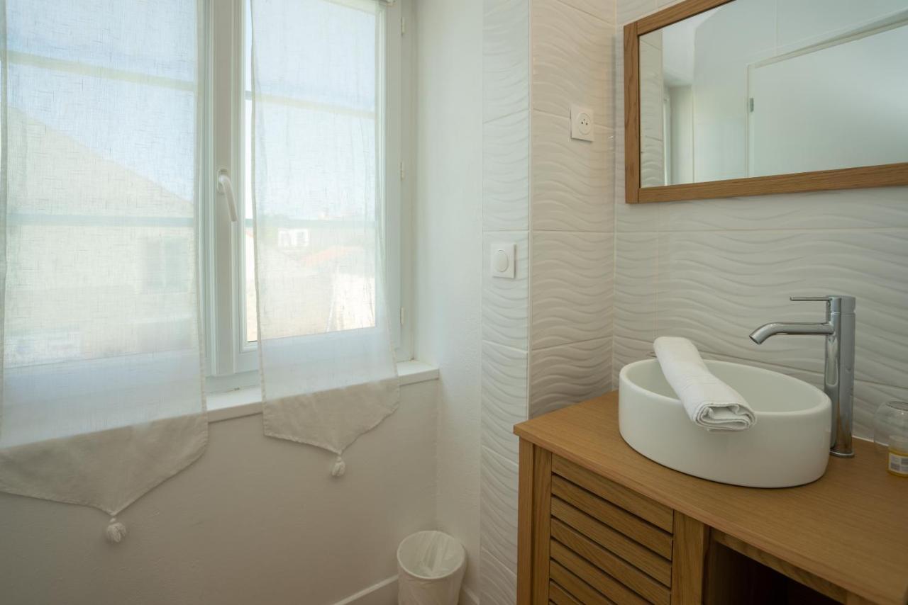 Hotel Le Square Saint-Pierre-d'Oleron Esterno foto