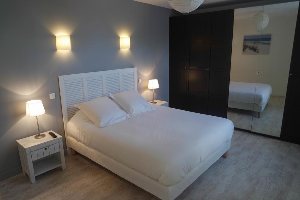 Hotel Le Square Saint-Pierre-d'Oleron Esterno foto